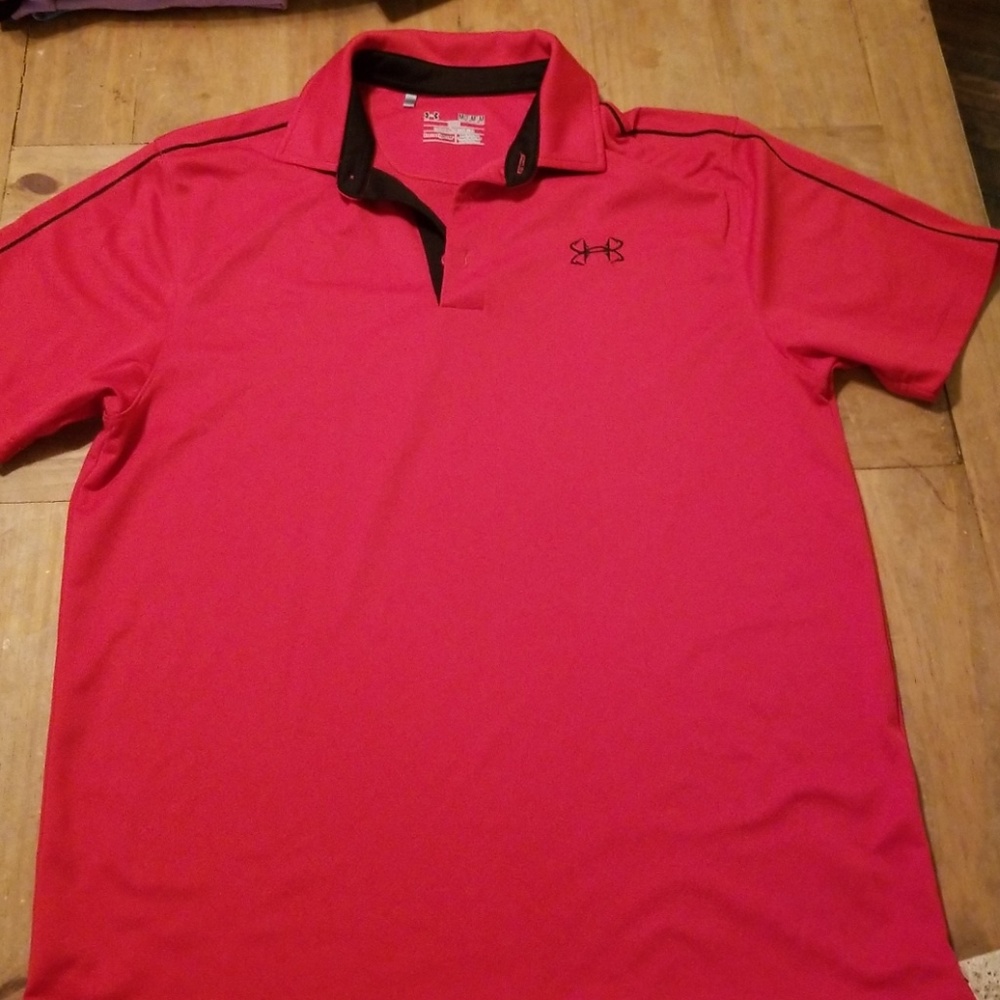 Under armor shirt size medium